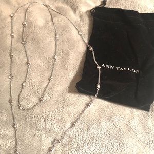 Beautiful silver necklace with zirconia for bling